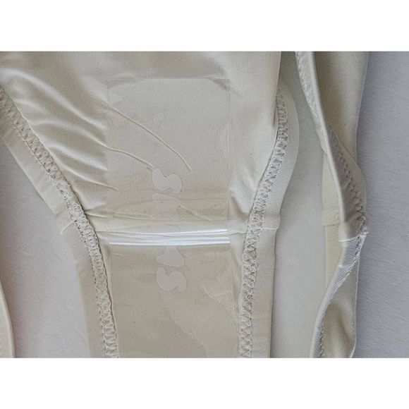 Skims bikini swim bottom Nwt - Picture 9 of 9